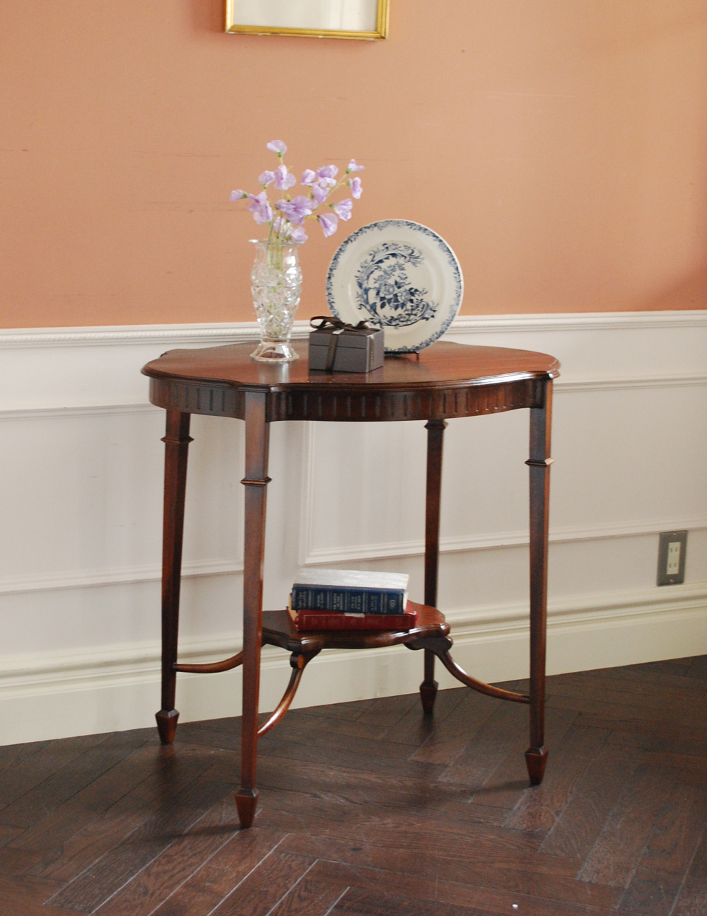 アンティークの英国家具、デザインがキレイなオケージョナルテーブル (k-1087-f)
