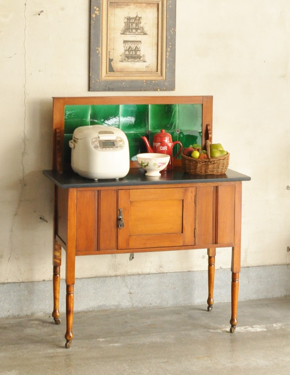 英国らしいアンティークの家具、美しいウォッシュスタンド (k-1142k-f)