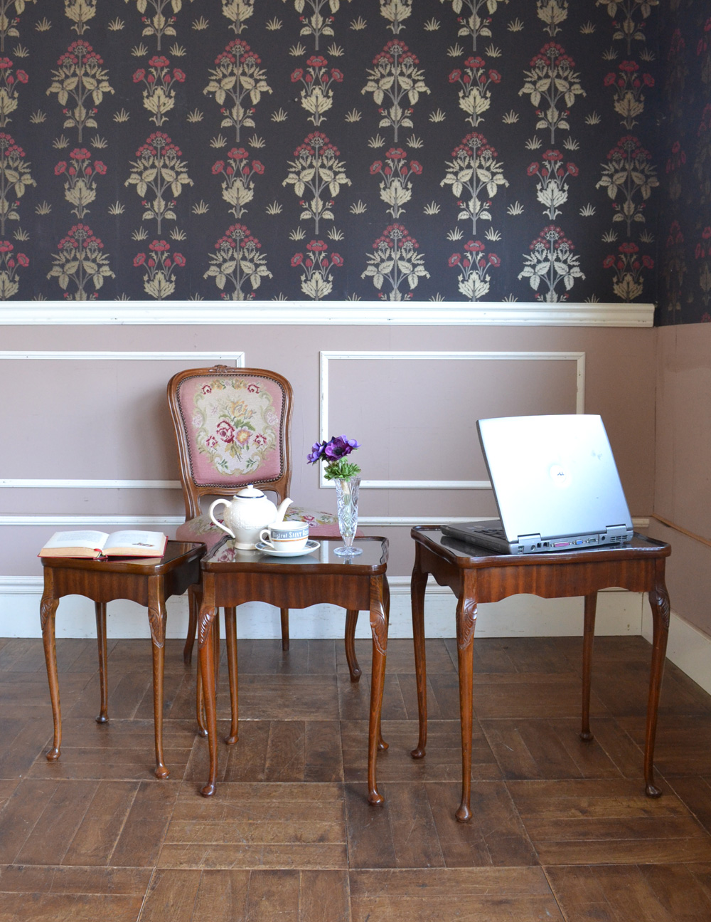 ウォルナット材のアンティーク家具、キレイなネストテーブル (k-1173-f)