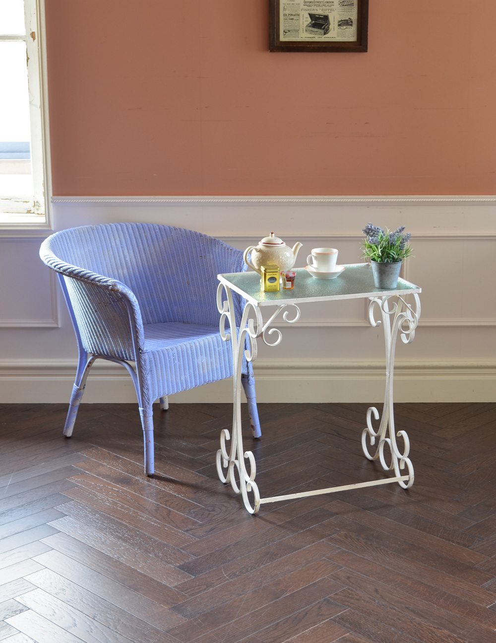 フランスで見つけたアンティーク家具、ガラスとアイアンのサイドテーブル（ホワイト）  (k-1218-f)