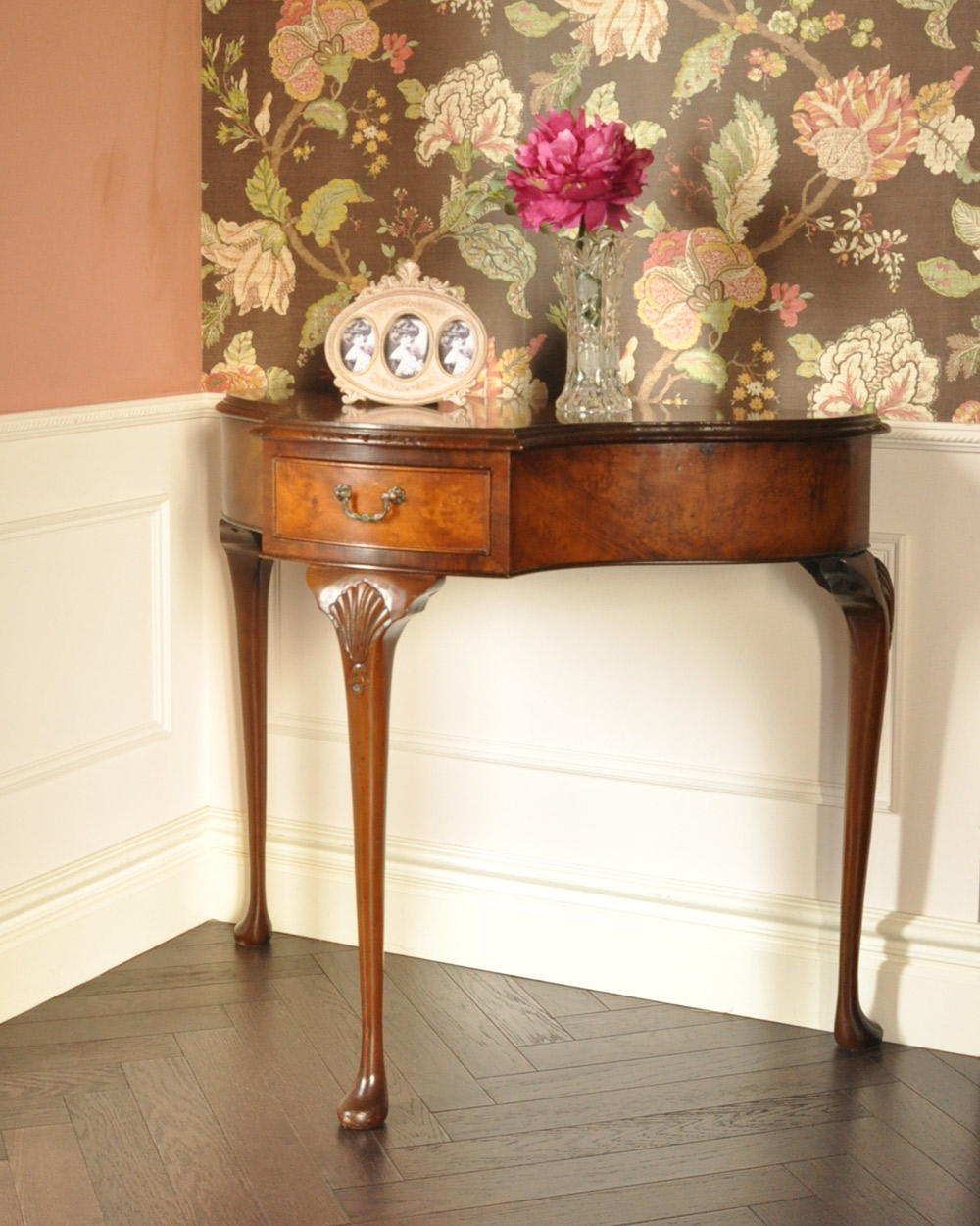 英国のアンティーク家具、優雅なかたちの引き出し付コンソールテーブル (k-1301-f)