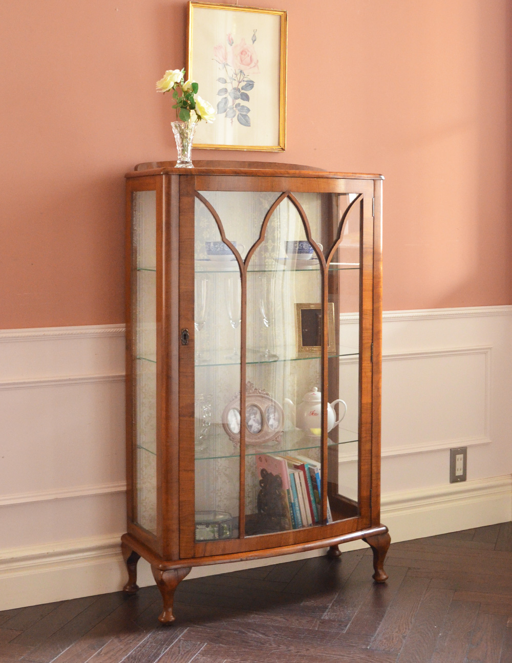 アンティーク英国家具のガラスキャビネット(飾り棚) (k-1310-f)