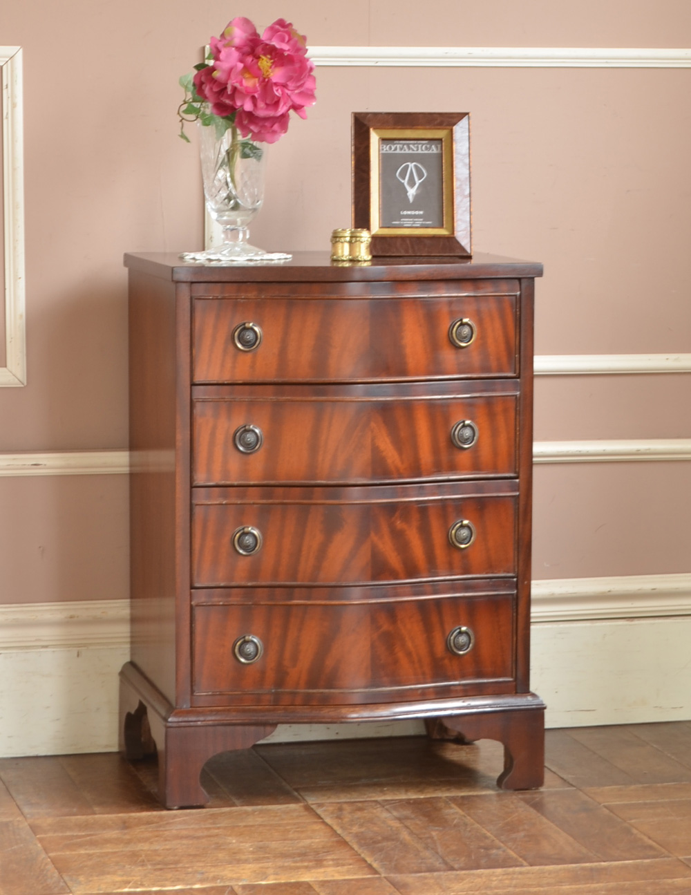 綺麗な艶のアンティーク家具、マホガニー材の４段チェストオブドロワーズ (k-1370-f)
