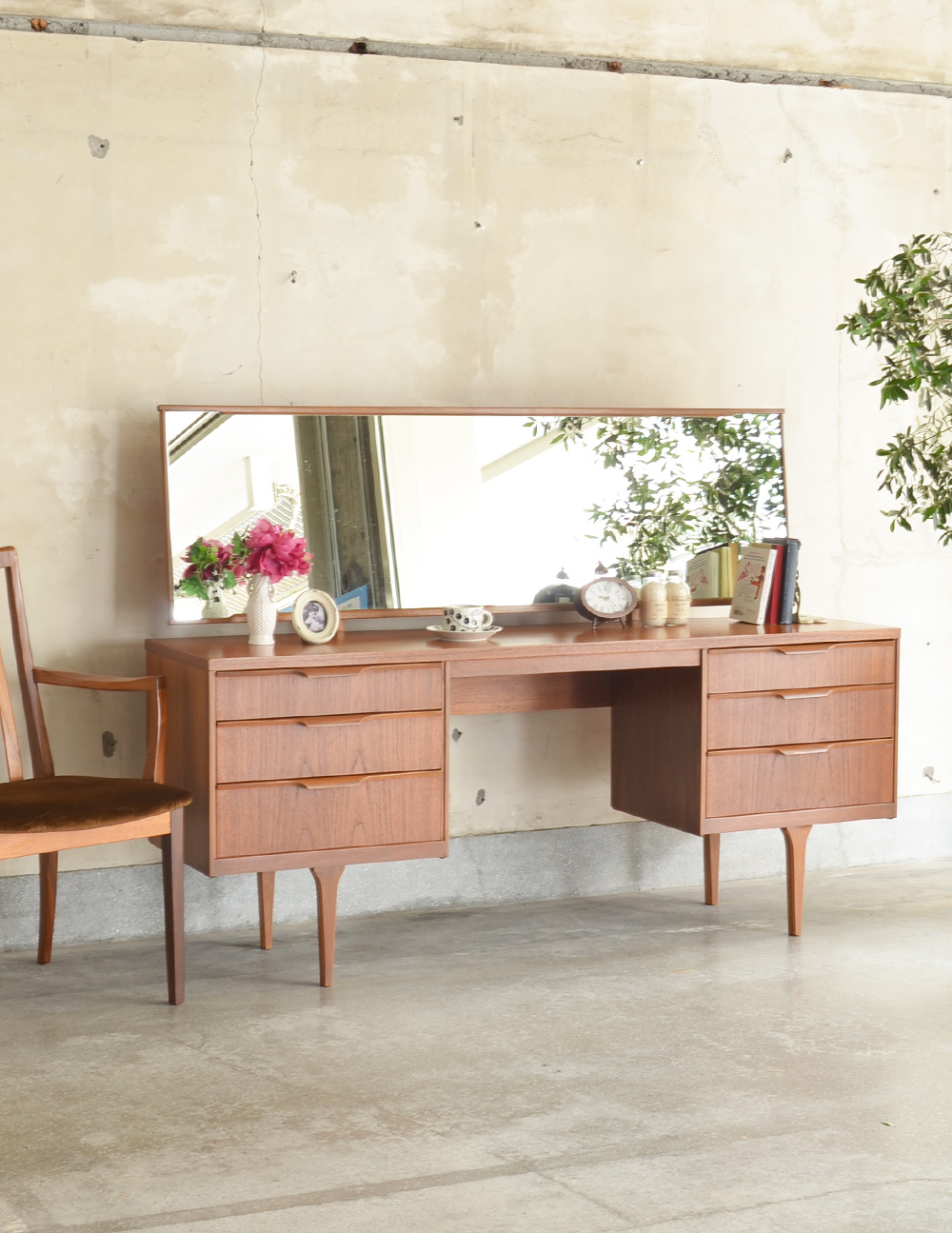 北欧テイストのカッコいいヴィンテージ家具、Austin Suite社の