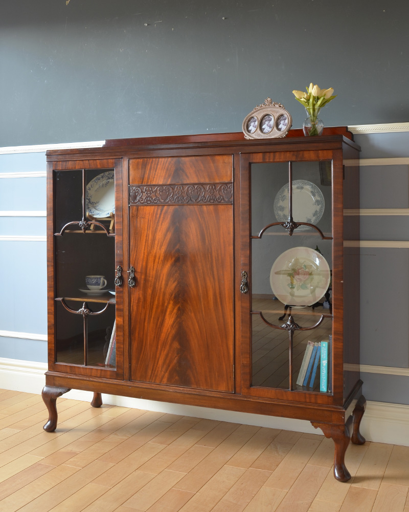 アンティークの収納家具、たっぷり入る優雅なデザインのガラスブックケース（本棚） (k-1495-f)