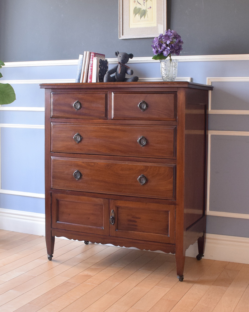 英国家具らしいアンティーク家具、美しいカップボードチェスト (k-1515-f)