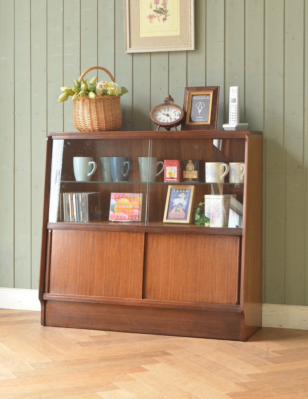 北欧スタイルのヴィンテージ家具、G-planのキャビネット（ディスプレイキャビネット） (k-1549-f-2)