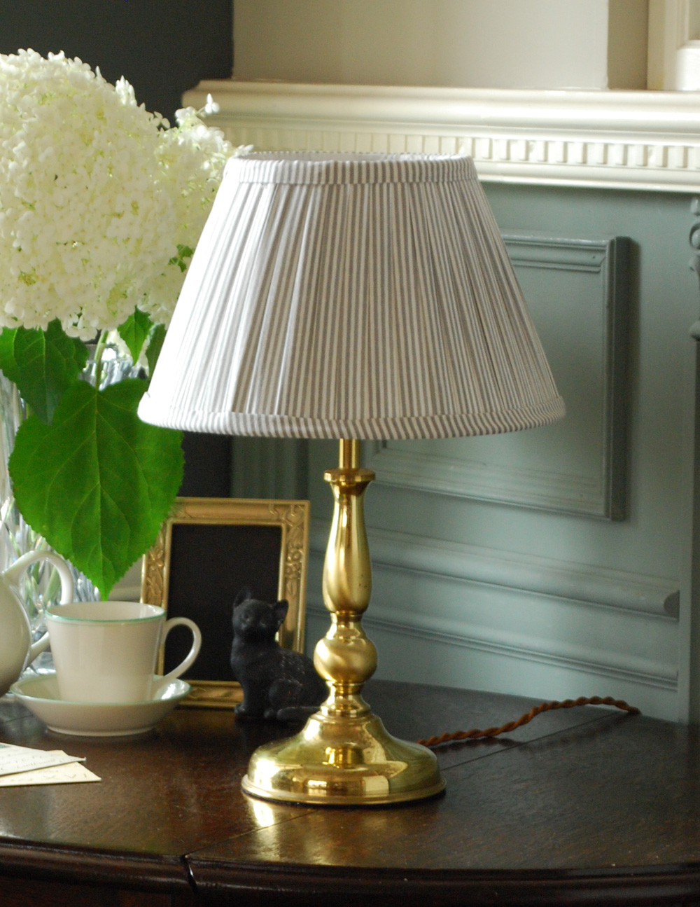アンティークの英国照明、美しいテーブルランプ（新しいシェード付き）（Ｂ22シャンデリア球付） (k-1703-z)