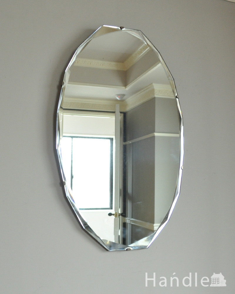 縁どりのカッティングが綺麗なオーバル型のアンティークミラー（壁掛け鏡） (k-1902-z)