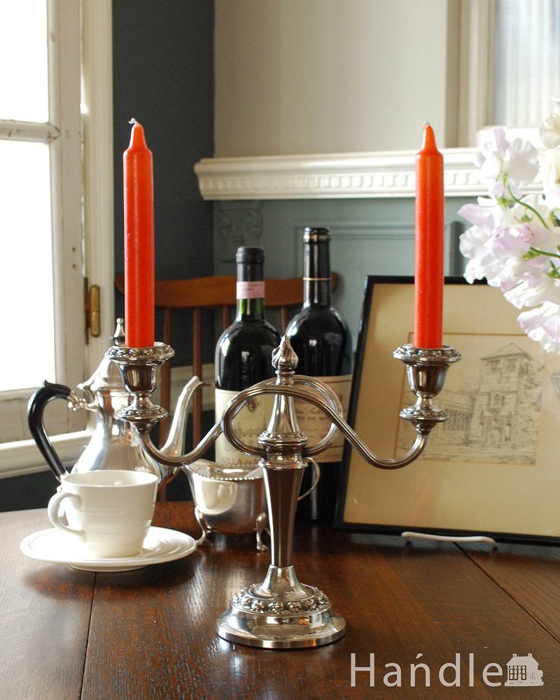 イギリス輸入の銀雑貨、アンティークシルバーのキャンドルスタンド（２本用） (k-1943-z)