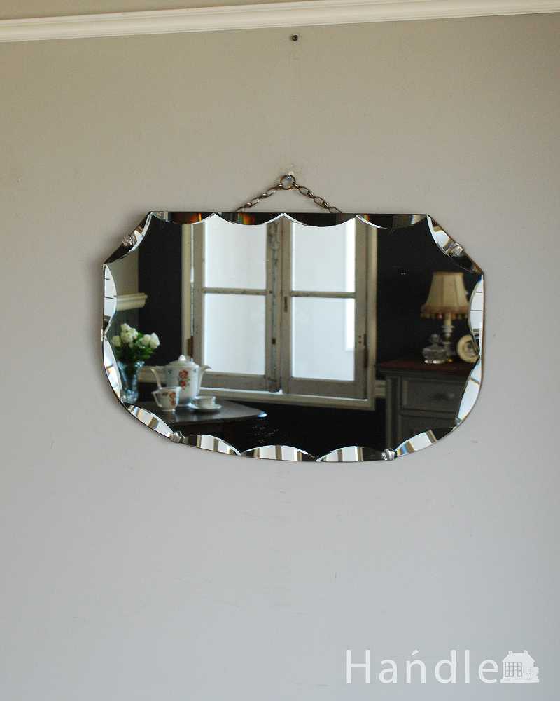 縁どりの大ぶりのカッティングが綺麗な横長のアンティークミラー（壁掛け鏡） (k-2158-z)