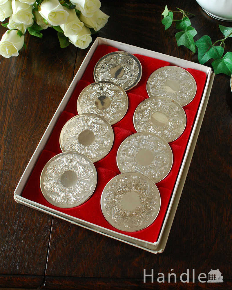 英国の銀雑貨、装飾が美しいアンティークシルバーのコースターセット