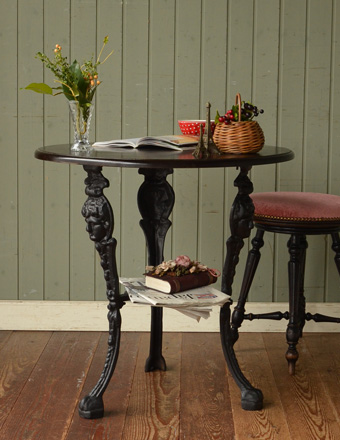 華やかなアンティーク家具、美しい装飾の脚が素敵なパブテーブル (k-621-f)