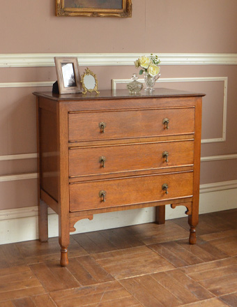 英国からやってきたアンティーク家具、シンプルな３段チェスト (k-777-f)