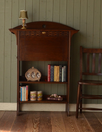 おしゃれなアンティークの英国家具、オーク材のビューロー（デスク） (k-795-f)