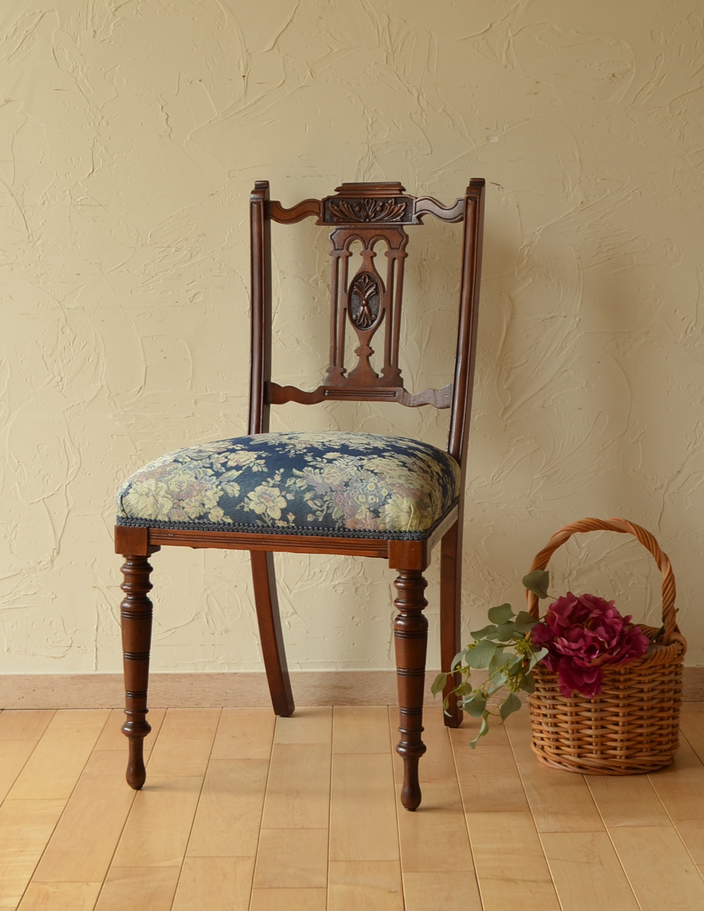 イギリスの豪華なアンティークチェア、彫の美しいサイドチェア(k-890-c)｜アンティークチェア・椅子