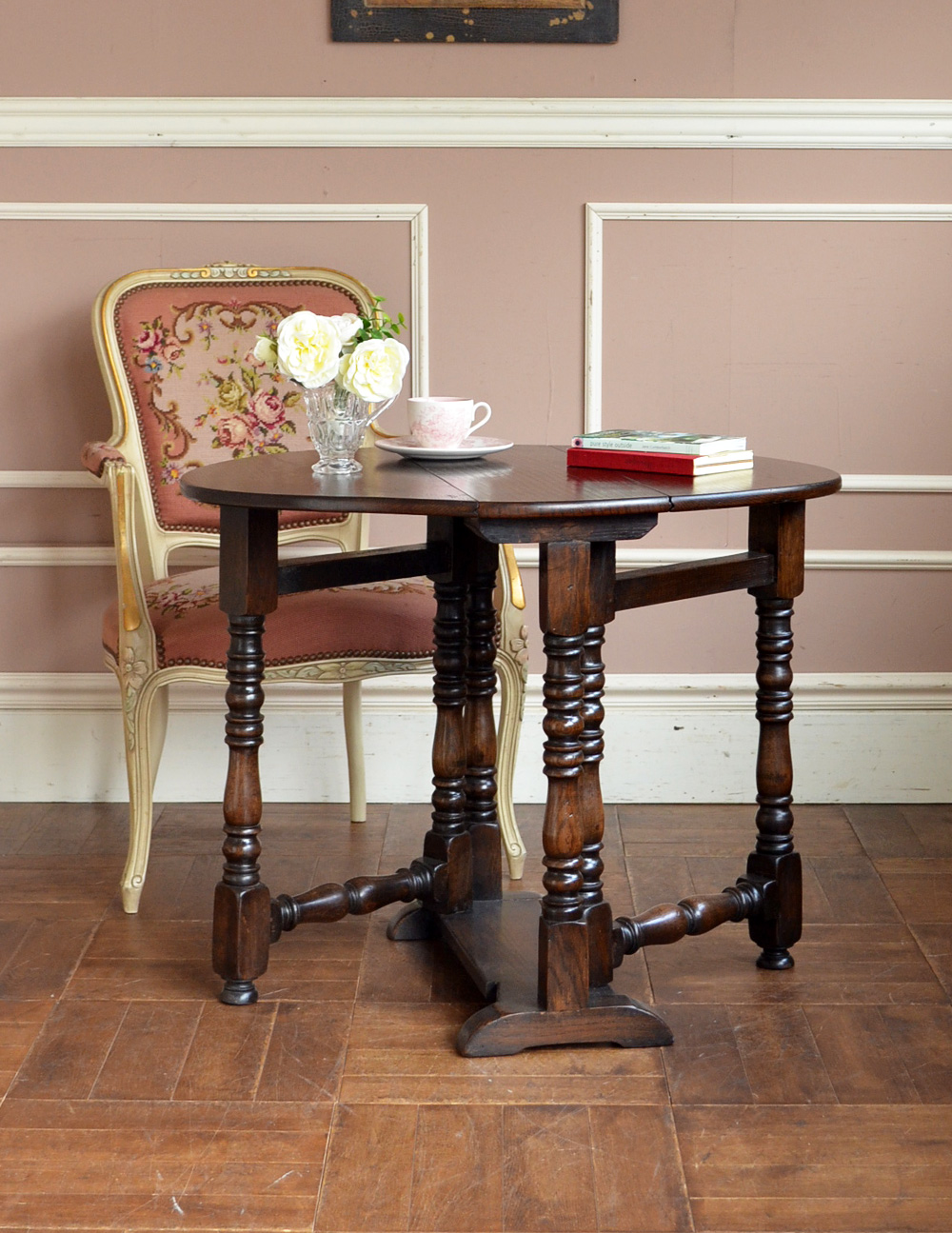 オシャレなデザインのアンティーク英国家具、伸張式のコーヒーテーブル (k-914-f)