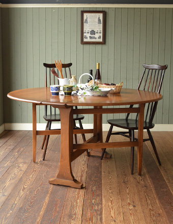 老舗家具メーカーのアンティーク家具、アーコールのダイニングテーブル (k-935-f)