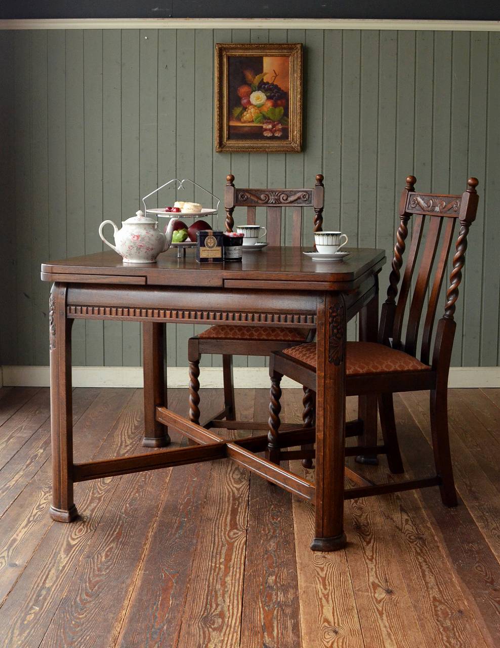 ダイニングで使えるアンティーク家具、お花の彫りが入ったドローリーフテーブル (k-964-f)