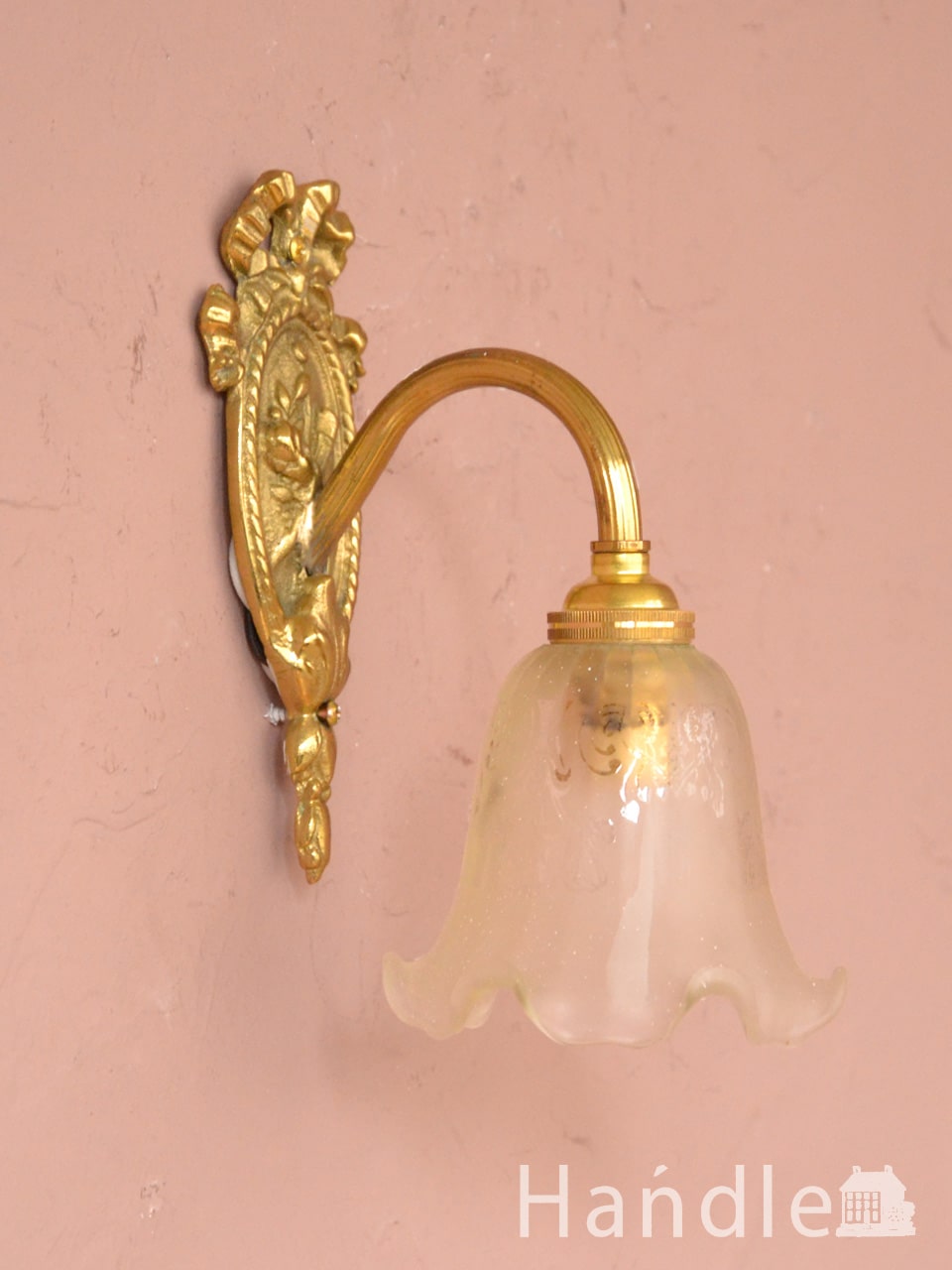 アンティークの照明器具、リボンの装飾が可愛い壁付けブラケット(1灯)（Ｅ17シャンデリア球付） (h-399-z)