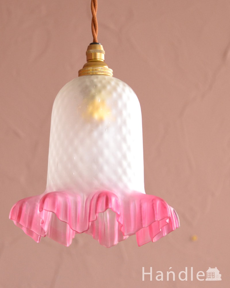 イギリスのアンティーク照明、ピンクのフリルが可愛いペンダントライト(コード・シャンデリア電球・ギャラリーなし) (k-4555-z)