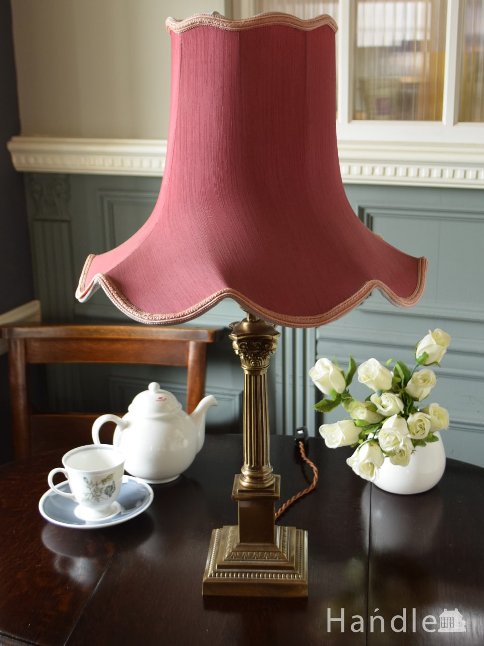 イギリスアンティークの照明、真鍮製のおしゃれなテーブルランプ(E17シャンデリア球付き)  (k-4575-z)