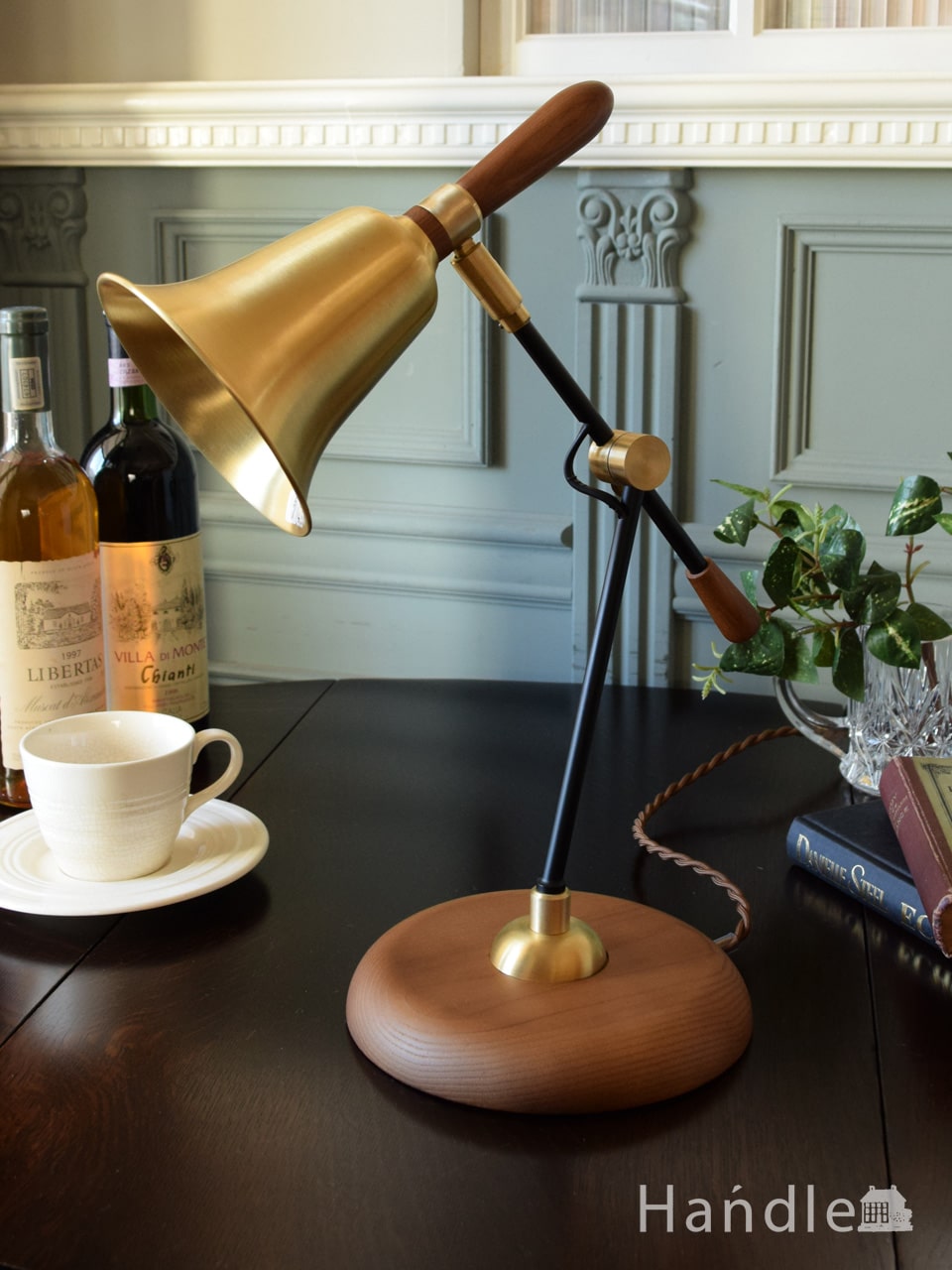 おしゃれな照明器具、真鍮ベルの形が可愛いデスクランプ (tl-0141)