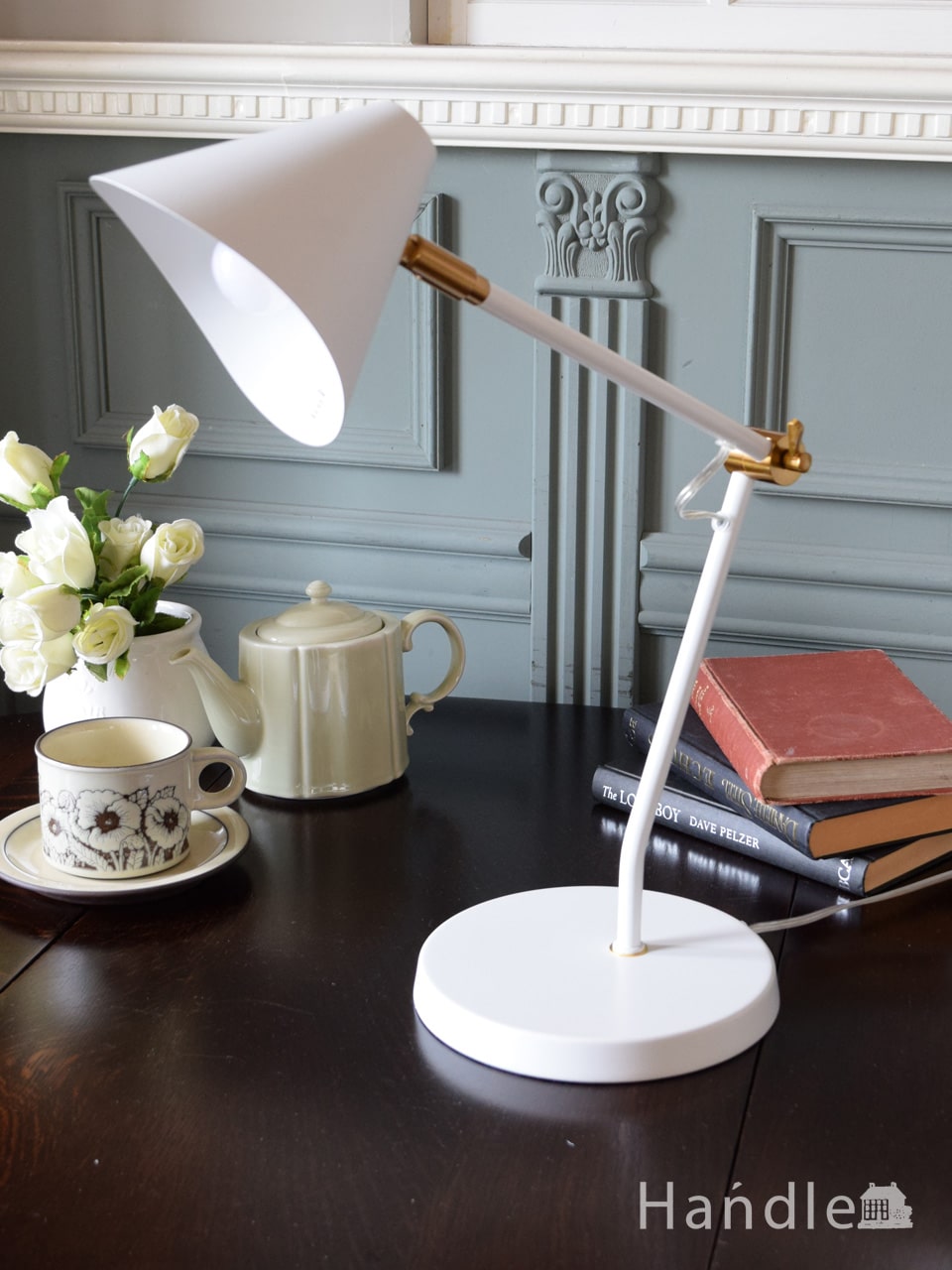 北欧スタイルの白いデスクランプ、シンプルなデザインがおしゃれな照明(E17 LED電球付き ）(n22-105)｜照明おしゃれ