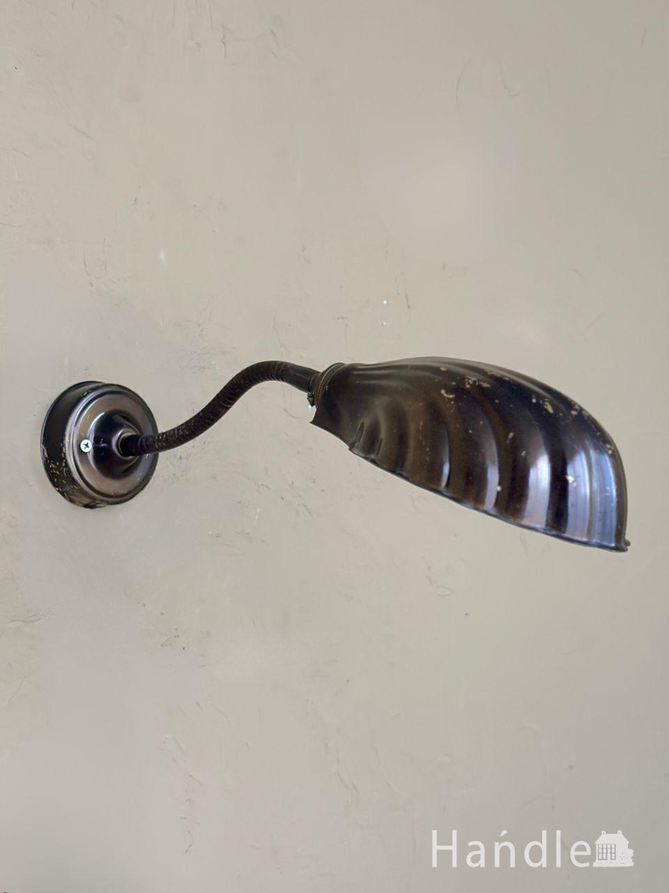 貝殻モチーフがおしゃれな壁付けの照明器具、イギリスから届いたアンティークのウォールランプ (k-6014-z)