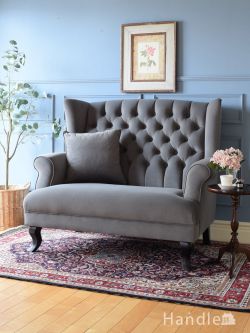 アンティーク風  英国アンティーク風のおしゃれな2人掛けソファ、ウィングバックのボタンダウンチェア（ライトグレー）