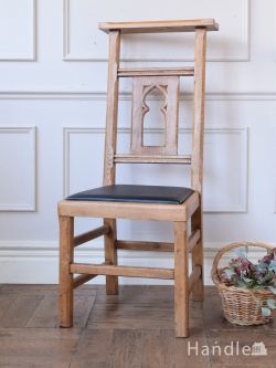 アンティークチェア・椅子 チャーチチェア アンティークのチャーチチェア、ポインテッドアーチの背もたれがおしゃれなオーク材のチャペルチェア