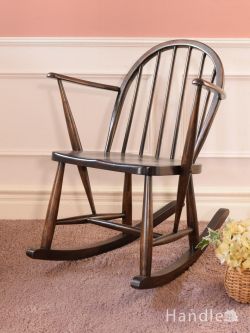 アンティークチェア・椅子 パーソナルソファ アンティークのロッキングチェア、フープバックの背もたれが可愛い椅子