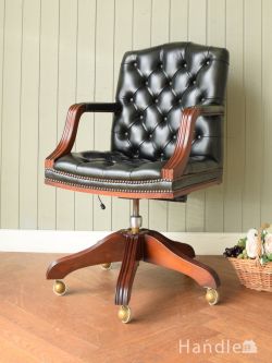 アンティークチェア・椅子 パーソナルソファ 英国アンティークのパーソナルソファ 、チェスターフィールドのリボルビングチェア