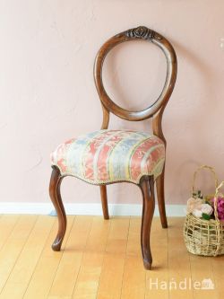 アンティークチェア・椅子 サロンチェア 優雅なアンティークチェア、華やかな布地が素敵なバルーンバックチェア
