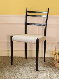 アンティークチェア・椅子 ビンテージチェア G-PLANのおしゃれなダイニングチェア、北欧スタイルのヴィンテージ椅子（トラー＆ブラック）