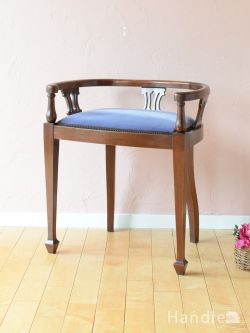 英国から届いた上品なアンティークの椅子、高級感漂う美しいマホガニー材の椅子
