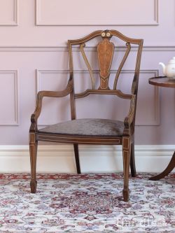 アンティークチェア・椅子 サロンチェア 英国のアンティークチェア、象嵌が入った高級感漂うアーム付きサロンチェア