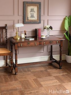 英国アンティークらしいオーク材の書斎デスク、引き出しが2杯付いたオーク材のカッコいい机(q-3475-f)