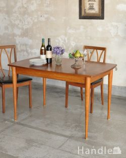 アンティーク家具 アンティークのテーブル 北欧スタイルのヴィンテージ家具、伸張式のダイニングテーブル（エクステンションテーブル）