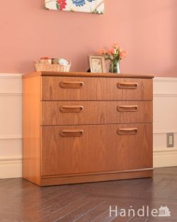 アンティーク家具 アンティークのチェスト 北欧スタイルのシンプルなヴィンテージ家具、イギリスのおしゃれなチェスト