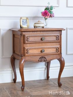 アンティーク家具 アンティークのチェスト フランスのアンティークチェスト、猫脚が美しいベッドサイドチェスト