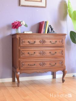 アンティーク家具 アンティークのチェスト フランスで見つけたアンティーク家具、華やかな猫脚のチェスト（タンス）