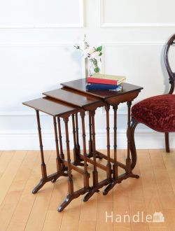 アンティーク家具 アンティークのテーブル アンティークの便利なコーヒーテーブル、イギリスで見つけた美しい3点セットのネストテーブル