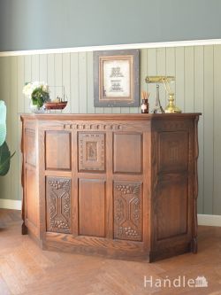 アンティーク家具 アンティークのキャビネット アンティークのカウンターキャビネット 、葡萄の彫りが美しいオーク材のアンティーク家具