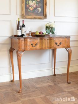 アンティーク家具 アンティークのテーブル アンティークのサイドボード、イギリスで見つけたウォールナット材の美しい家具