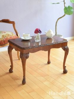アンティーク家具 アンティークのテーブル イギリスで見つけたアンティーク家具、天板の木目が美しい小ぶりなコーヒーテーブル