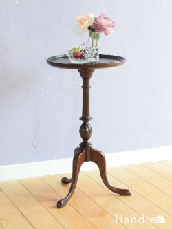 アンティーク家具 アンティークのテーブル 英国のアンティーク家具、美しい脚が魅力的なワインテーブル