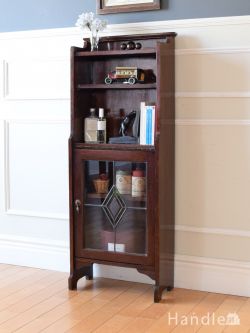 アンティーク家具 アンティークのキャビネット 英国のアンティークキャビネット、ステンドグラス扉の美しい本棚