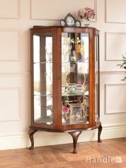 アンティーク家具 アンティークのキャビネット 英国のアンティークのガラスキャビネット、ミラーが輝くショーケース