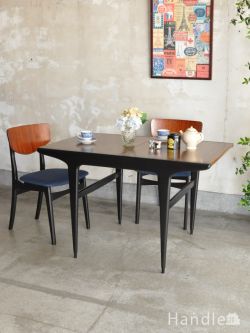 北欧スタイルのヴィンテージ家具、伸張式のダイニングテーブル（エクステンションテーブル）